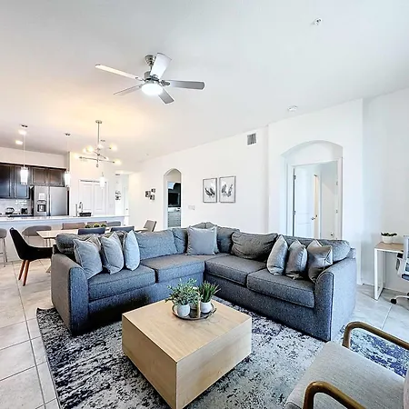 Incredible Thematic 2Br With 2 Clubhouses